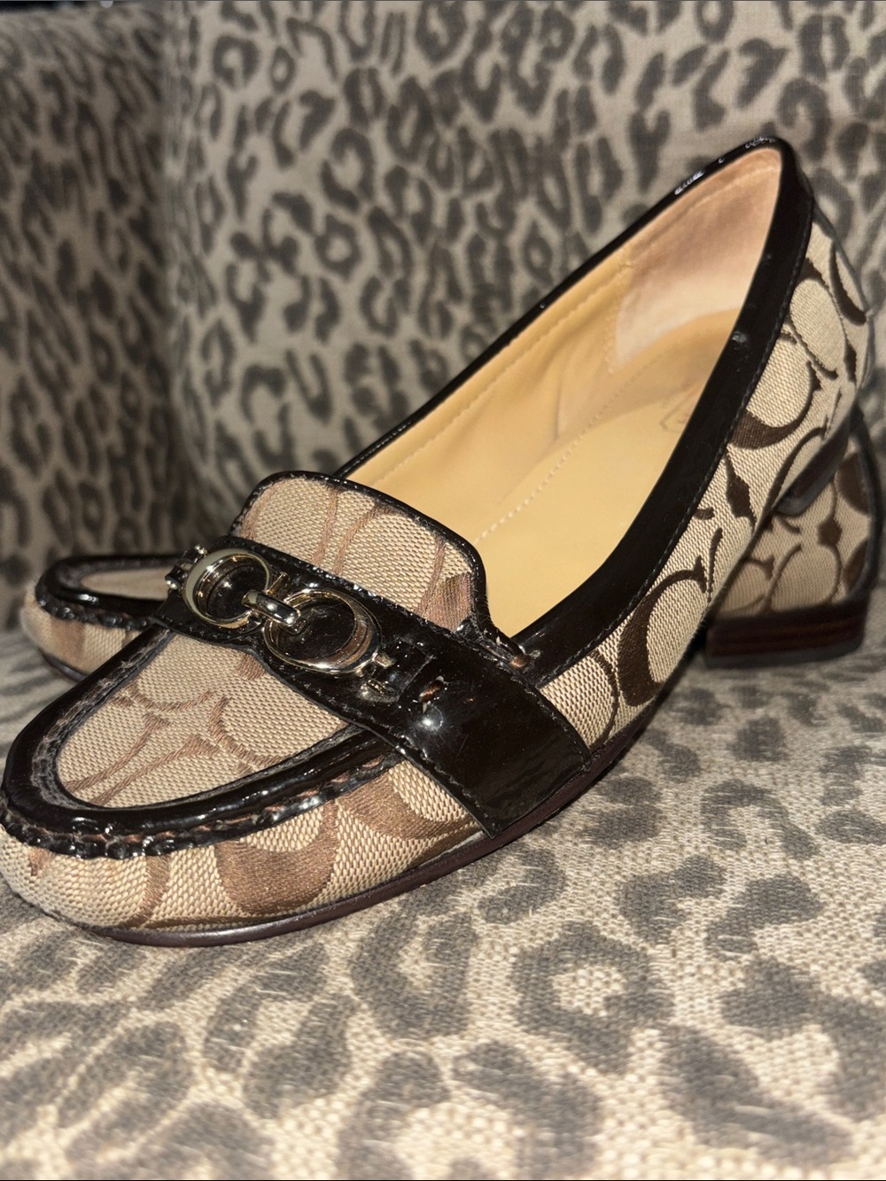 Coach Eloise monogram‎ loafers sateen logo flats patent leather toe strap 7.5